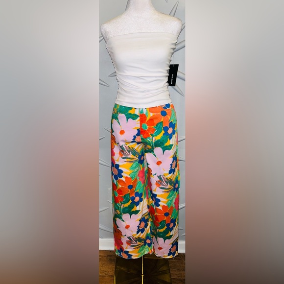 Gianni Bini Denim - EUC GB SZ 3 orange/yellow multicolored floral 5-pocket denim pants/waist 26”-30”